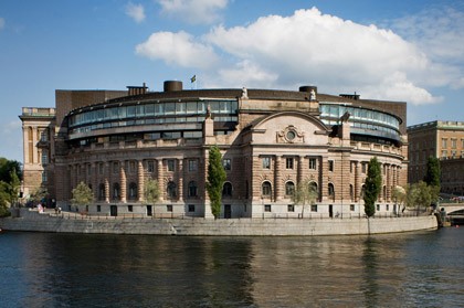 Allt fler statligt anställda i Sverige