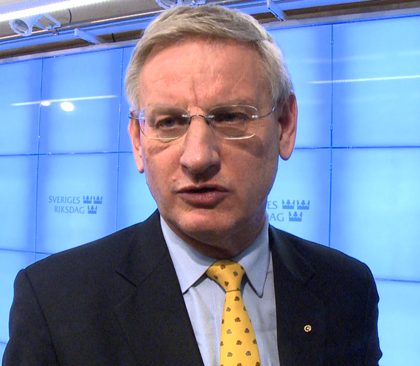 Carl Bildt: ”Svårt att förstå” att Sverige bara utvisar tre ryssar