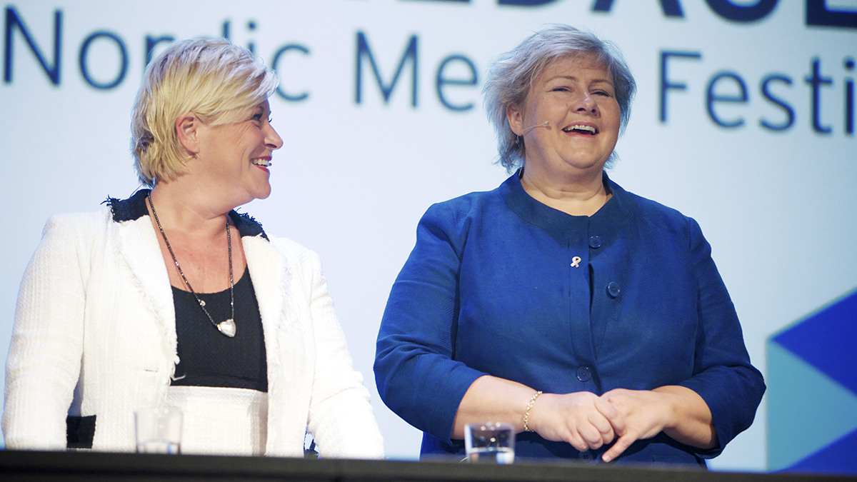 Siv Jensen (FrP) och Erna Solberg (H). Foto: Eirik Helland Urke