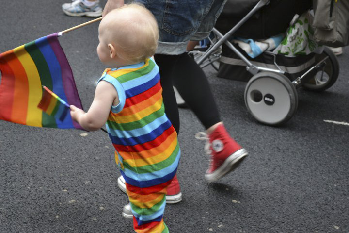 Barn i pridetåget. Foto: Socialdemokraterna