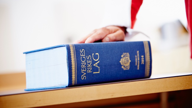 Rektor: ”Ren och skär rasism” när skola blir av med tillstånd