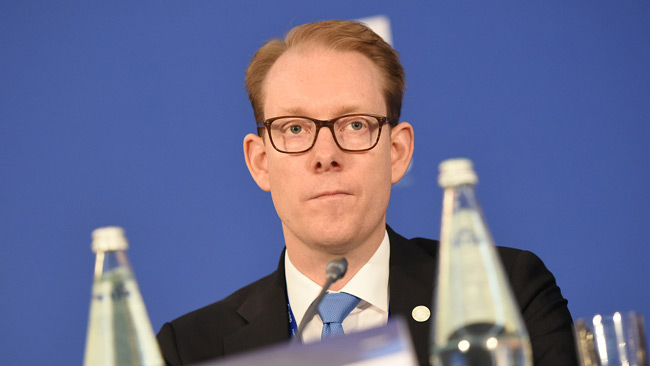 Billström bjuder in muslimsk organisation till möte om islamofobi