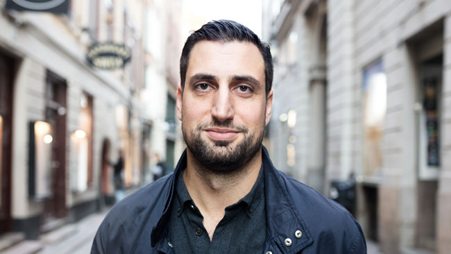 Är affärsidén rentav att hjälpa högerextremisterna?