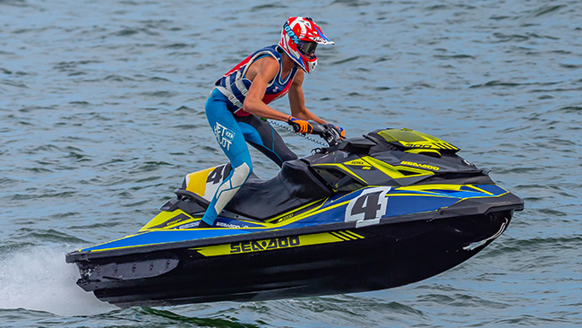 Polisen i Dalarna får förstärkning från Stockholm – ska stoppa buskörning med vattenskotrar