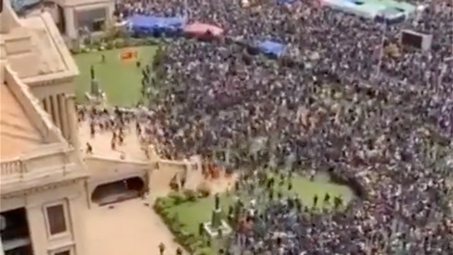 Här stormas presidentpalatset