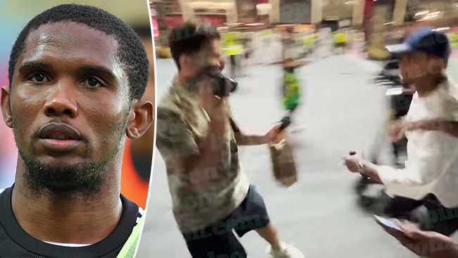 Här sparkar fotbollslegenden en kameraman i ansiktet