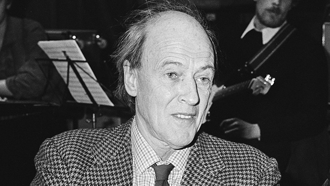 Barnboksförfattares böcker skrivs om av ”känslighetsexperter” – karaktärer blir könsneutrala