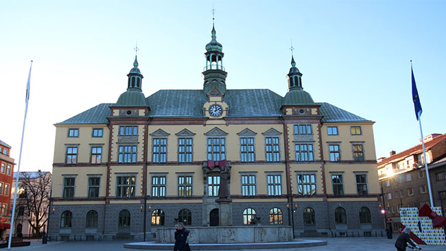 Bidragsfuskare flyr från Eskilstuna efter att ha blivit påkomna