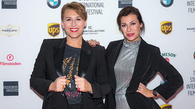 Influencersystrarnas absurda varning om Tidöpartierna: ”Plötsligt får vi inte göra abort längre”