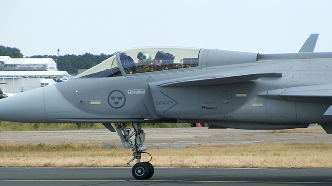 Stridspiloter återvänder i tjänst efter nytt avtal