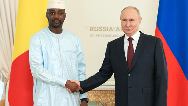 Stödjer Rysslands invasion av Ukraina – då fimpar regeringen biståndet